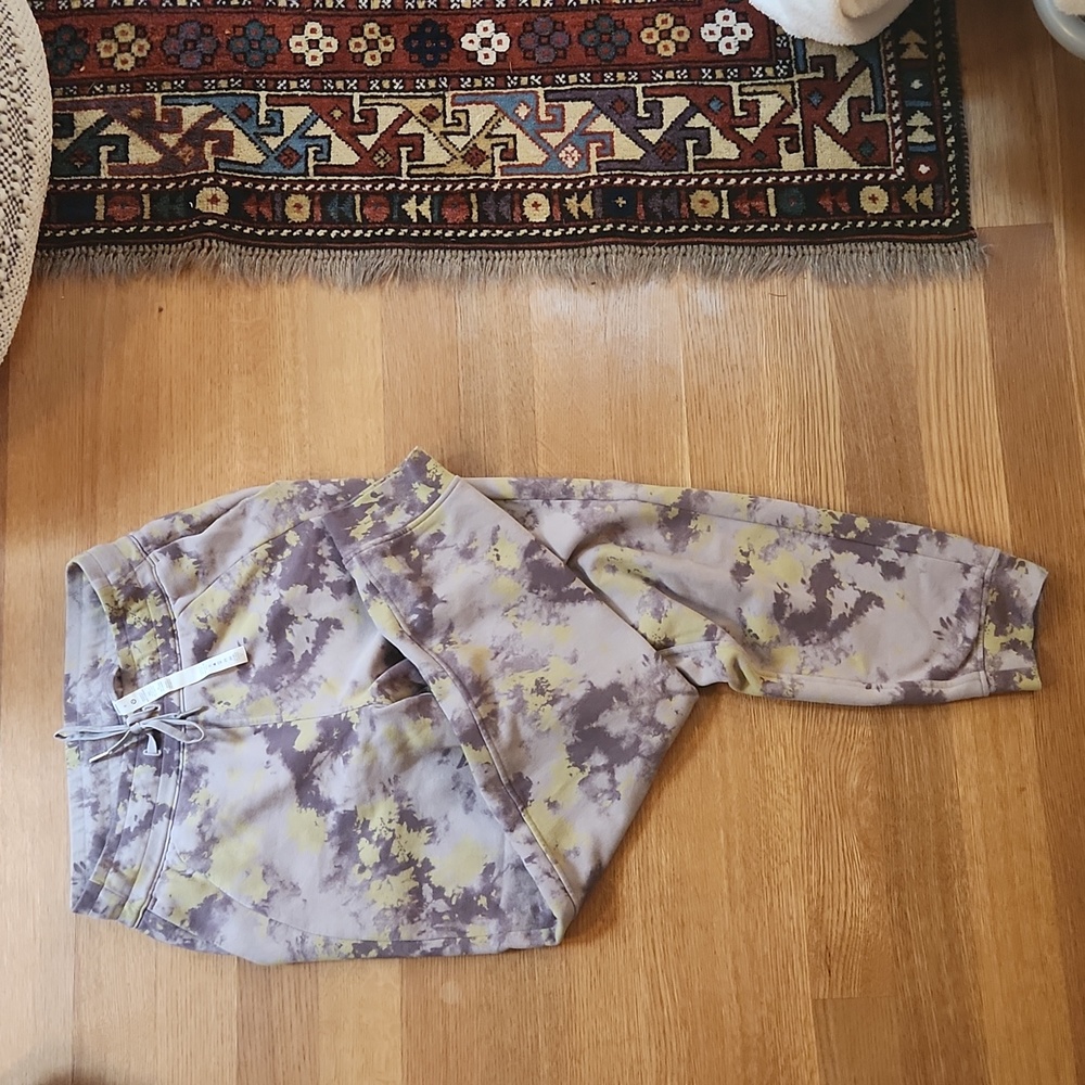 Lululemon scuba high-rise jogger in orbital tie dye
